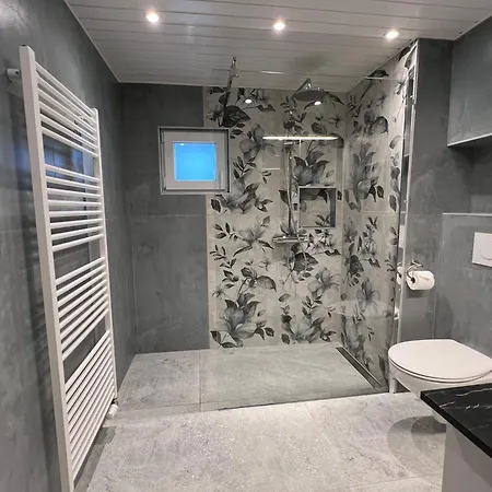 La Petite Silene * ليسين